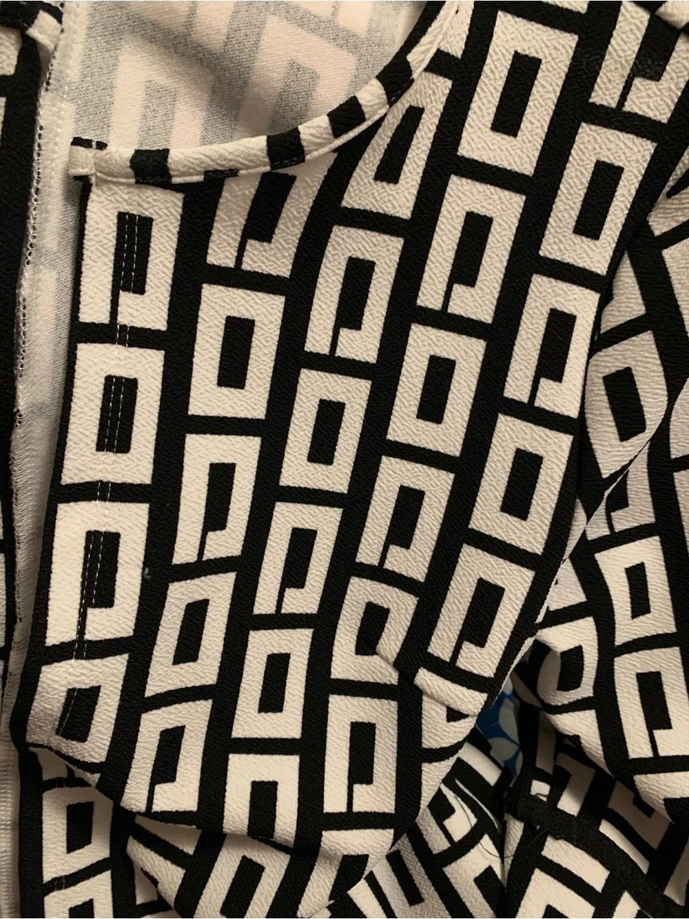 SHEIN Black & White Geometric Open-Front Blazer